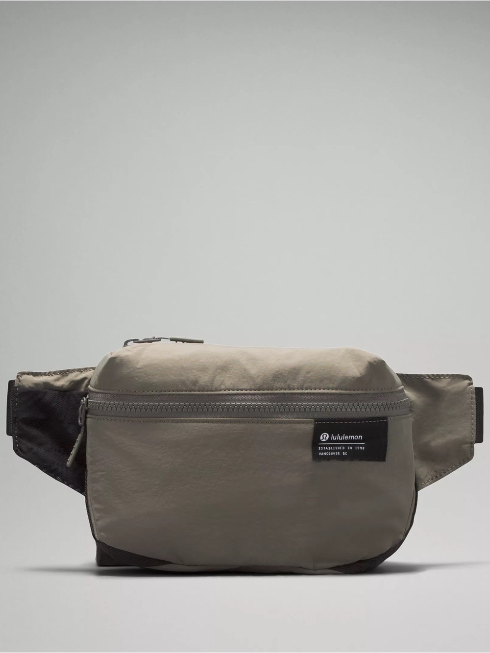 NWT Lululemon Clean Lines Belt Bag 2L
Grey Sage